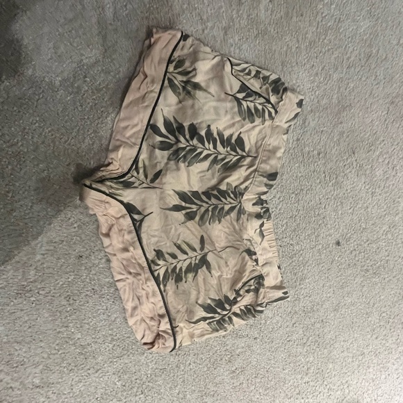 Cute Pyjama pants. Only worn once. Comes with shorts and pant together - Picture 1 of 3